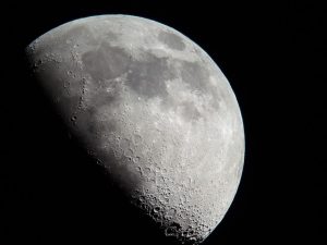 half-moon-986269_640-300x225 Księżyc i maszyna do przechwytywania dusz